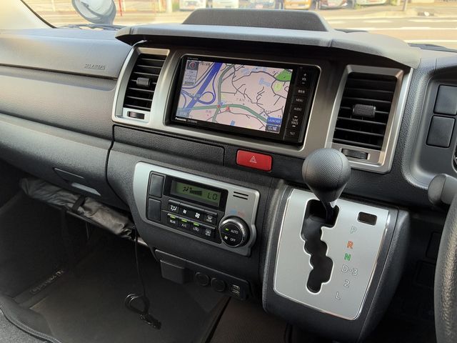 TOYOTA HIACE VAN 4WD 2015 Image 31