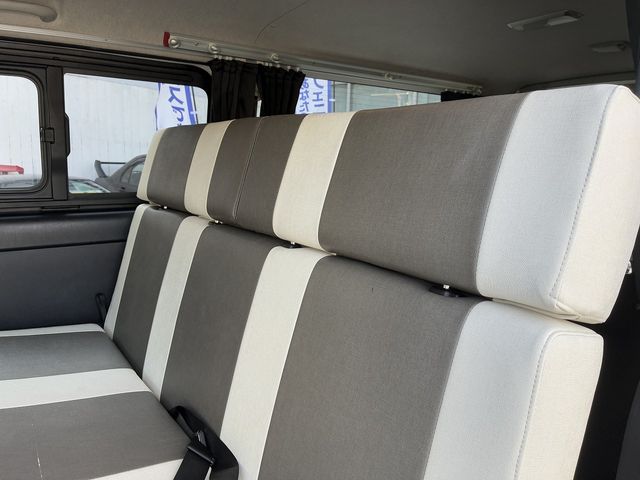 TOYOTA HIACE VAN 4WD 2015 Image 31