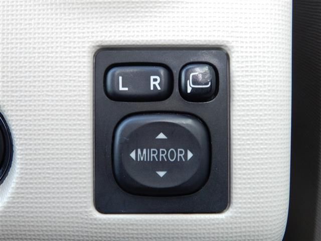 TOYOTA PORTE 2012 Image 31