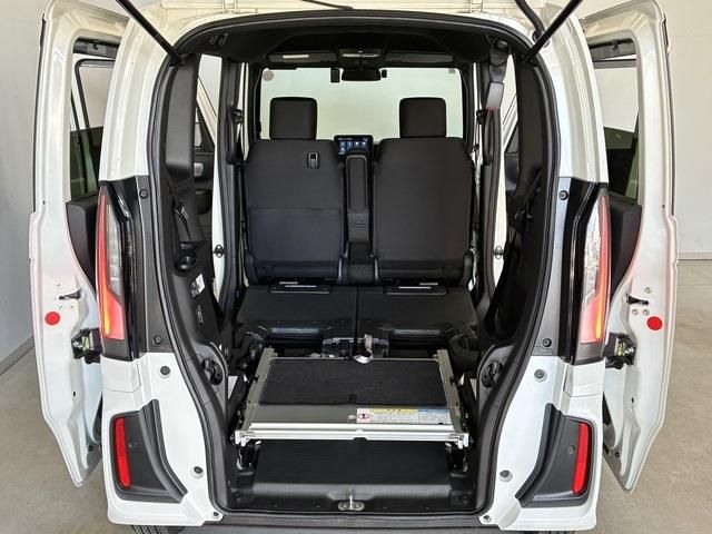 HONDA N BOX CUSTOM 2024 Image 31