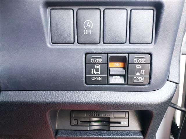 TOYOTA VOXY 2014 Image 31