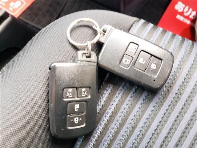 TOYOTA VOXY 2014 Image 31