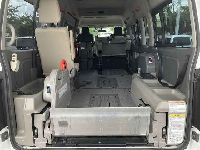 NISSAN NV350 CARAVAN 4WD 2017 Image 31
