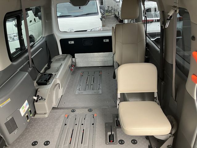 NISSAN NV350 CARAVAN 4WD 2017 Image 31