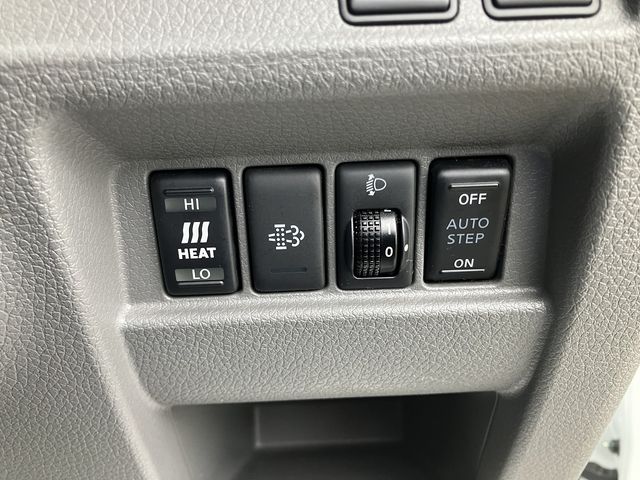 NISSAN NV350 CARAVAN 4WD 2017 Image 31