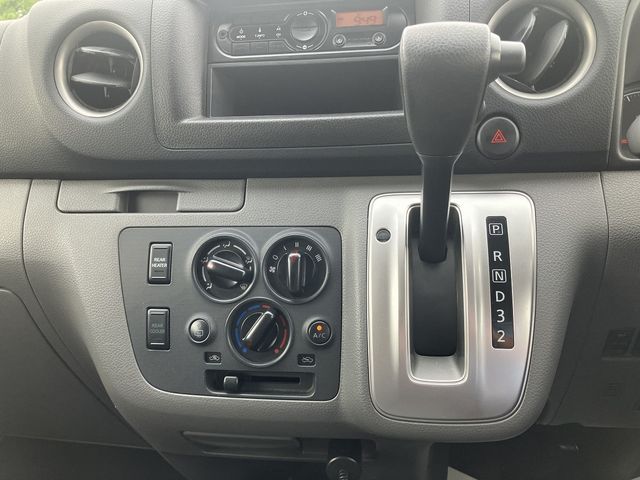 NISSAN NV350 CARAVAN 4WD 2017 Image 31