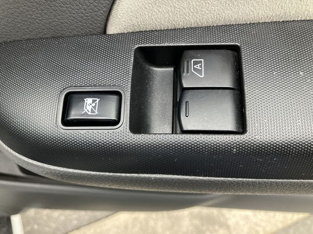 NISSAN NV350 CARAVAN 4WD 2017 Image 31