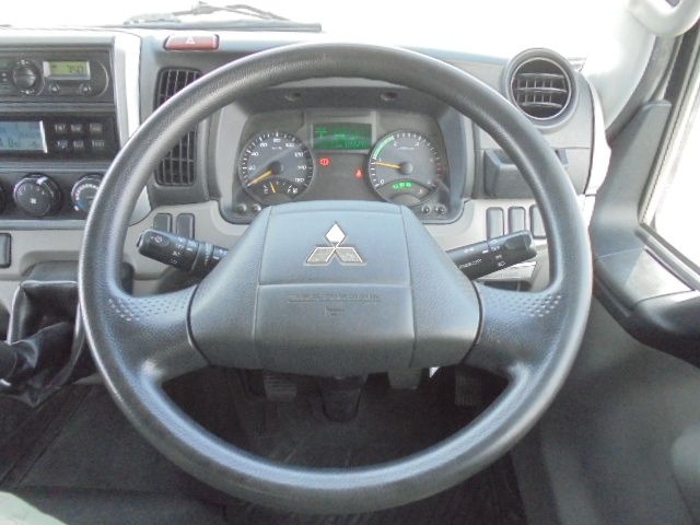 MITSUBISHI CANTER 2017 Image 31