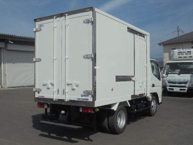 MITSUBISHI CANTER 2017 Image 31