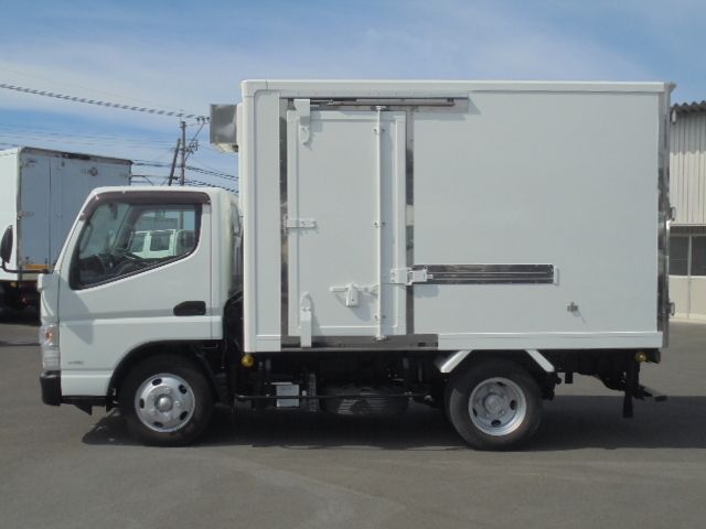 MITSUBISHI CANTER 2017 Image 31