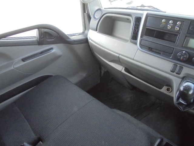 MITSUBISHI CANTER 2017 Image 31