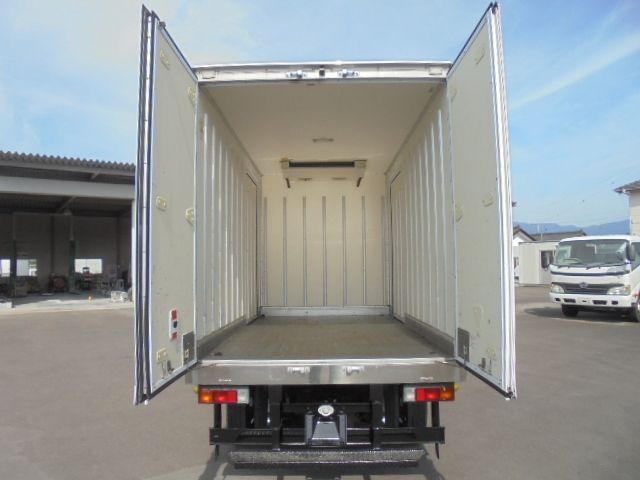 MITSUBISHI CANTER 2017 Image 31