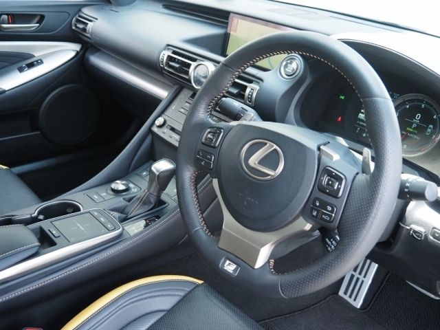 TOYOTA LEXUS RC350 2019 Image 31
