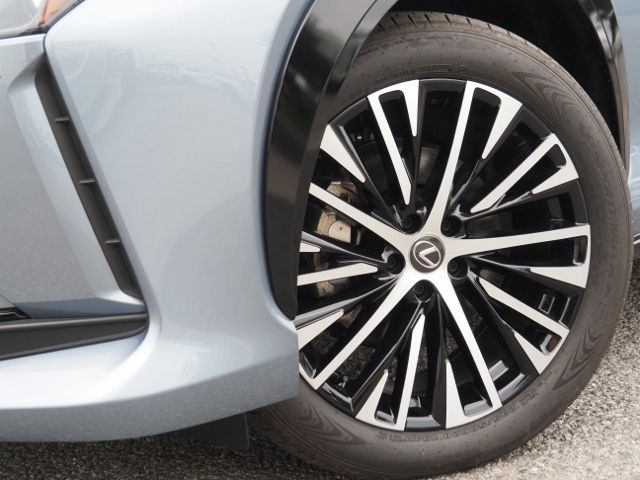 TOYOTA LEXUS RZ450E 2023 Image 31