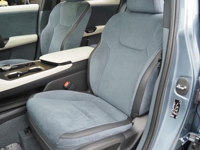 TOYOTA LEXUS RZ450E 2023 Image 31