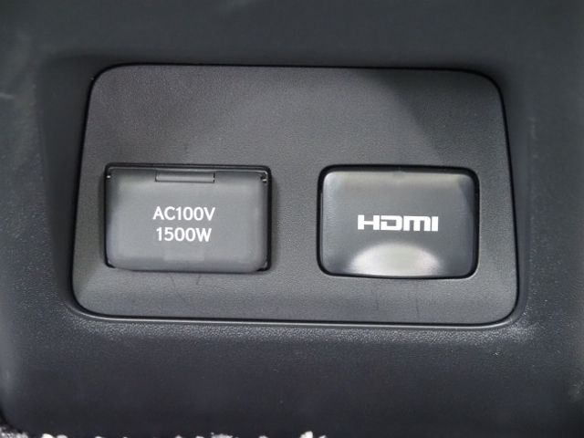 TOYOTA LEXUS RZ450E 2023 Image 31