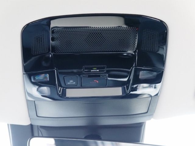 TOYOTA LEXUS RZ450E 2023 Image 31