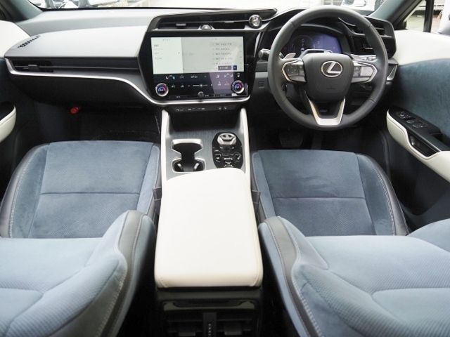 TOYOTA LEXUS RZ450E 2023 Image 31