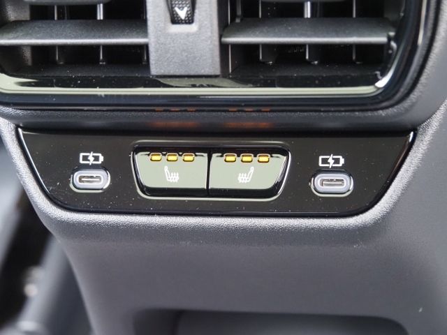 TOYOTA LEXUS RZ450E 2023 Image 31