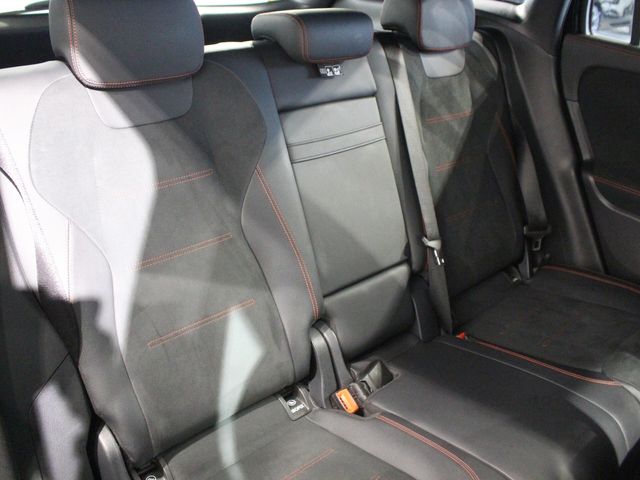 MERCEDES BENZ GLA CL 2021 Image 31