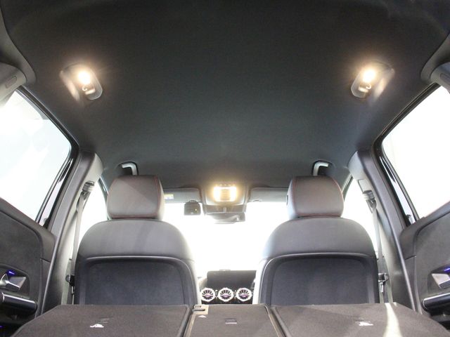 MERCEDES BENZ GLA CL 2021 Image 31