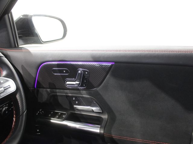 MERCEDES BENZ GLA CL 2021 Image 31