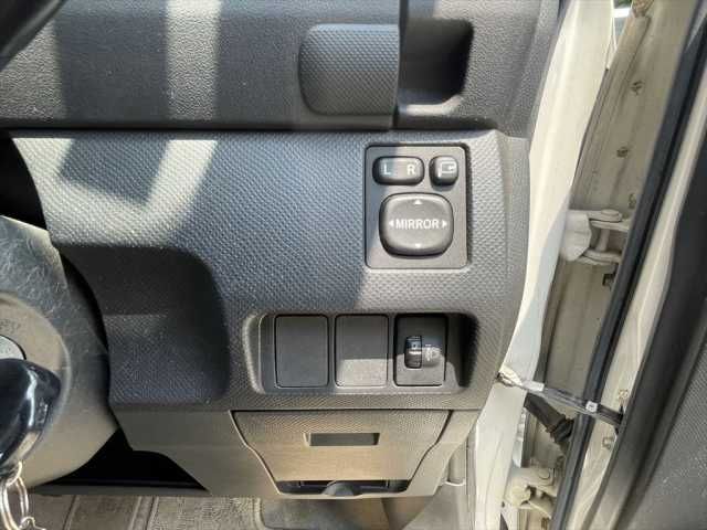 TOYOTA RACTIS 2007 Image 31