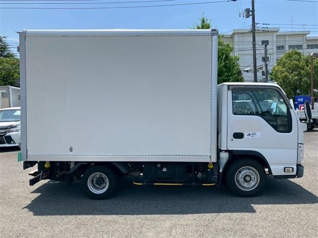 ISUZU  2014 Image 31