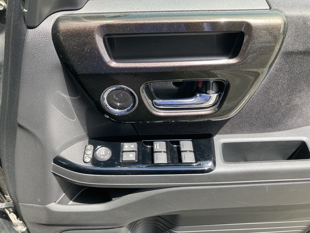 HONDA N BOX CUSTOM 2018 Image 31