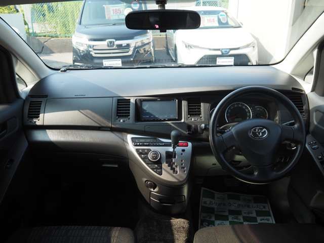 TOYOTA ISIS 2012 Image 31