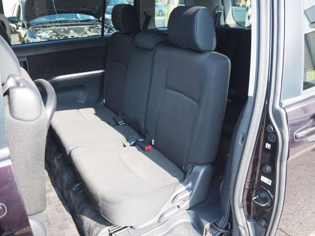 TOYOTA ISIS 2012 Image 31