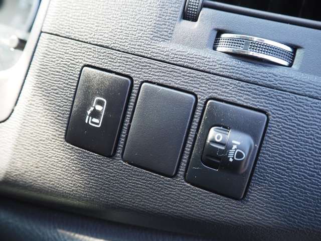 TOYOTA ISIS 2012 Image 31