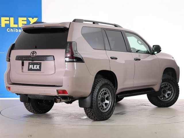 TOYOTA LANDCRUISER PRADO 2018 Image 31