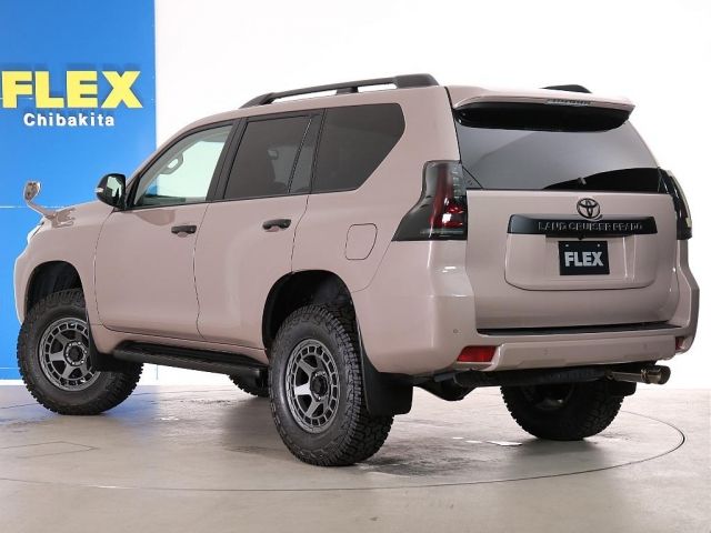 TOYOTA LANDCRUISER PRADO 2018 Image 31