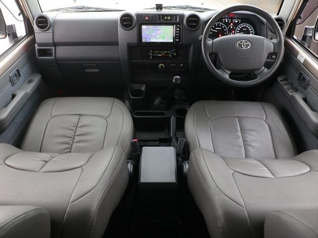 TOYOTA LANDCRUISER VAN 2015 Image 31
