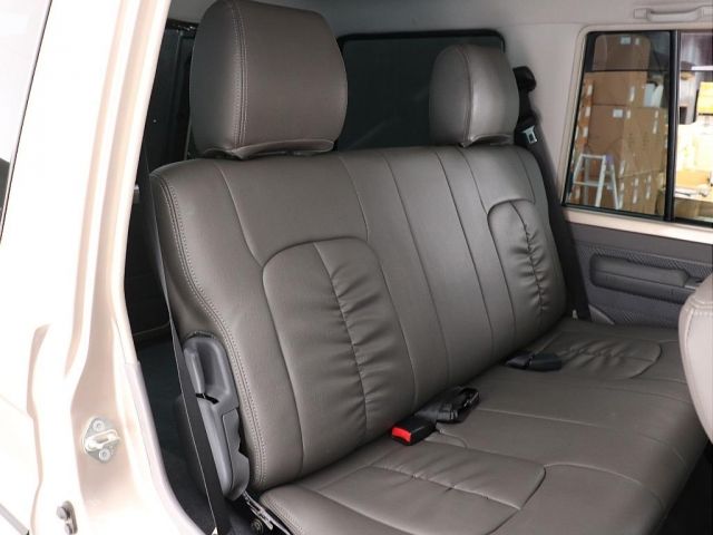 TOYOTA LANDCRUISER VAN 2015 Image 31