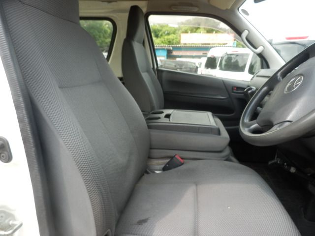 TOYOTA HIACE VAN 4WD 2013 Image 31