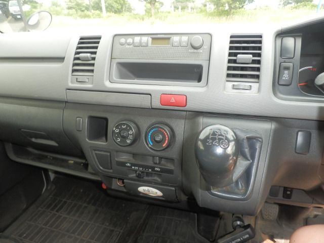 TOYOTA HIACE VAN 4WD 2013 Image 31