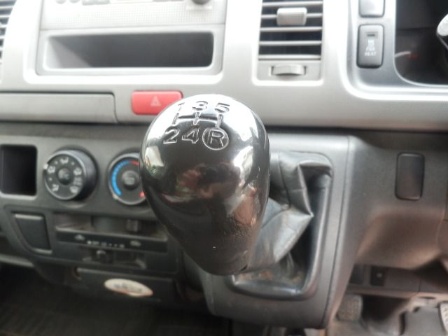 TOYOTA HIACE VAN 4WD 2013 Image 31