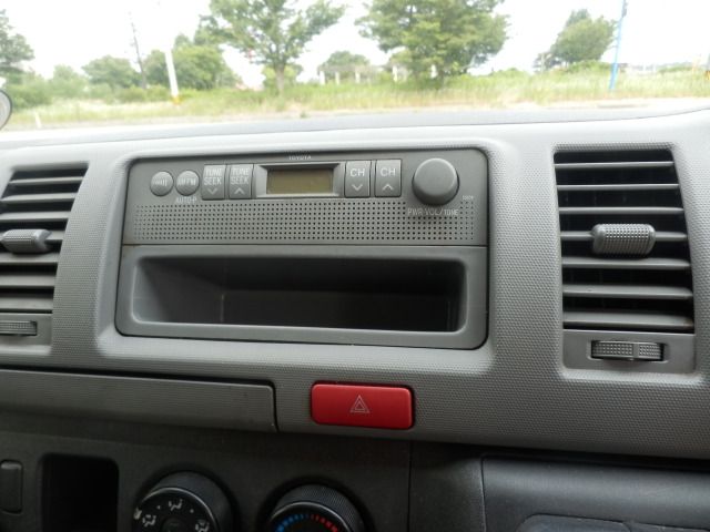 TOYOTA HIACE VAN 4WD 2013 Image 31