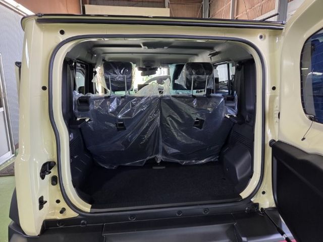 SUZUKI JIMNY NOMADE 2025 Image 31