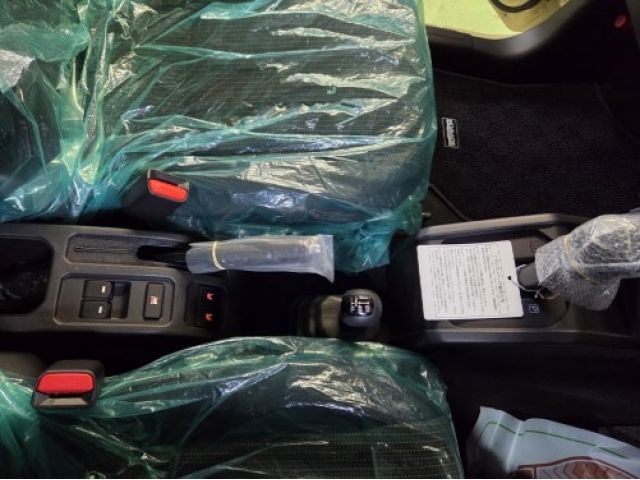 SUZUKI JIMNY NOMADE 2025 Image 31