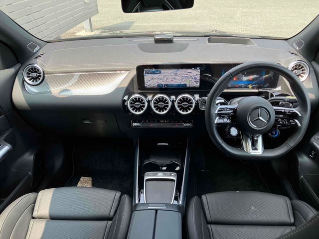 MERCEDES BENZ MERCEDES AMG GLA CLA 2025 Image 31