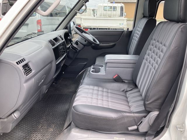 MAZDA BONGO VAN 1.15T 2WD 2017 Image 31