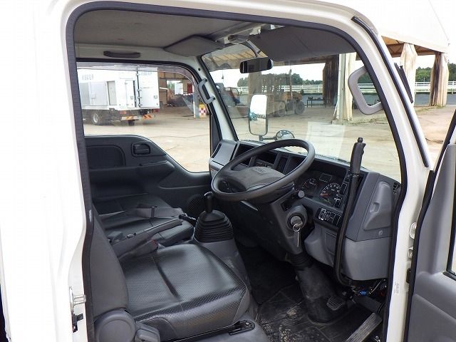 ISUZU ELF 2019 Image 31