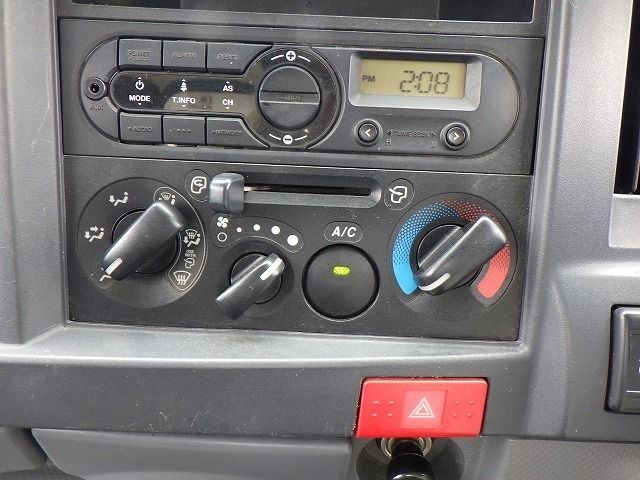 ISUZU ELF 2019 Image 31