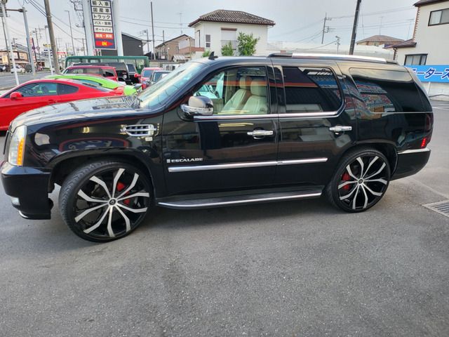 CADILLAC ESCALADE 2010 Image 31