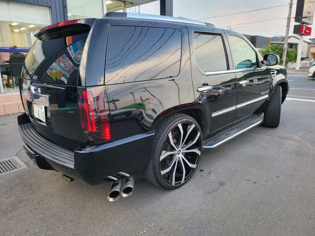 CADILLAC ESCALADE 2010 Image 31