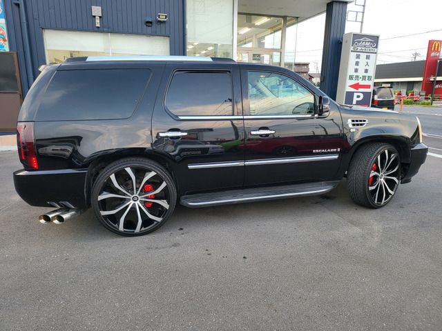 CADILLAC ESCALADE 2010 Image 31