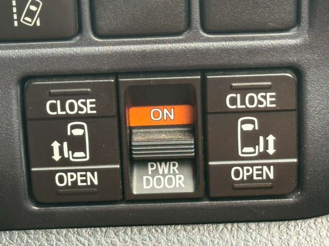 TOYOTA VOXY 2016 Image 31